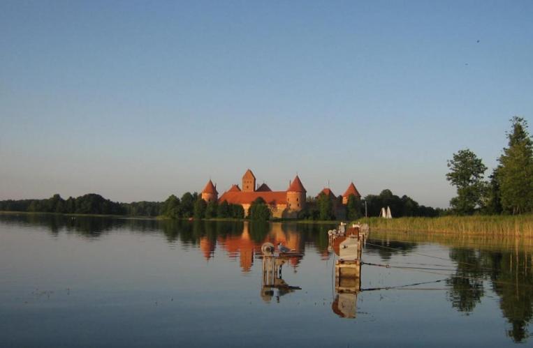 Ezerkiemis Hotel Trakai Kültér fotó